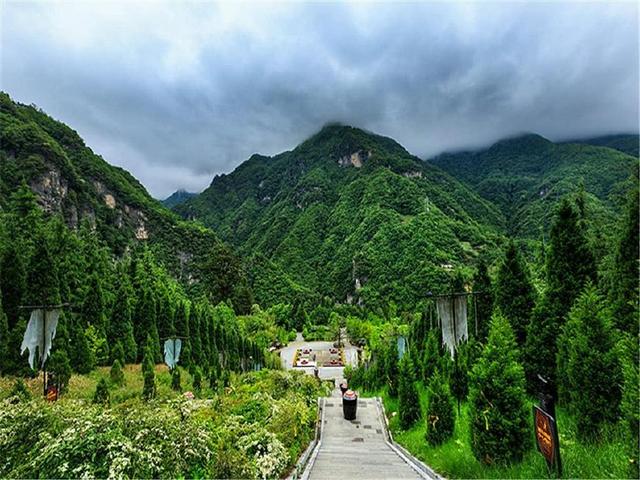 4、神農架旅游區.jpg