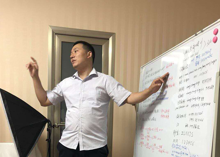 喜訊，保定瞻領(lǐng).聚品惠商城與小泥人達(dá)成深入合作開(kāi)啟微信電商新時(shí)代5.jpg