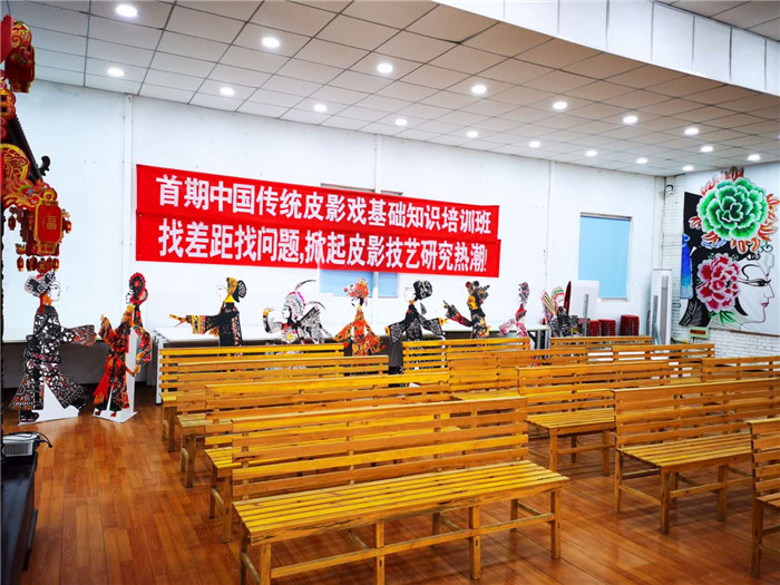 小泥人攜手京西皮影非遺園共同肩負起中國皮影藝術(shù)傳承事業(yè)3.jpg