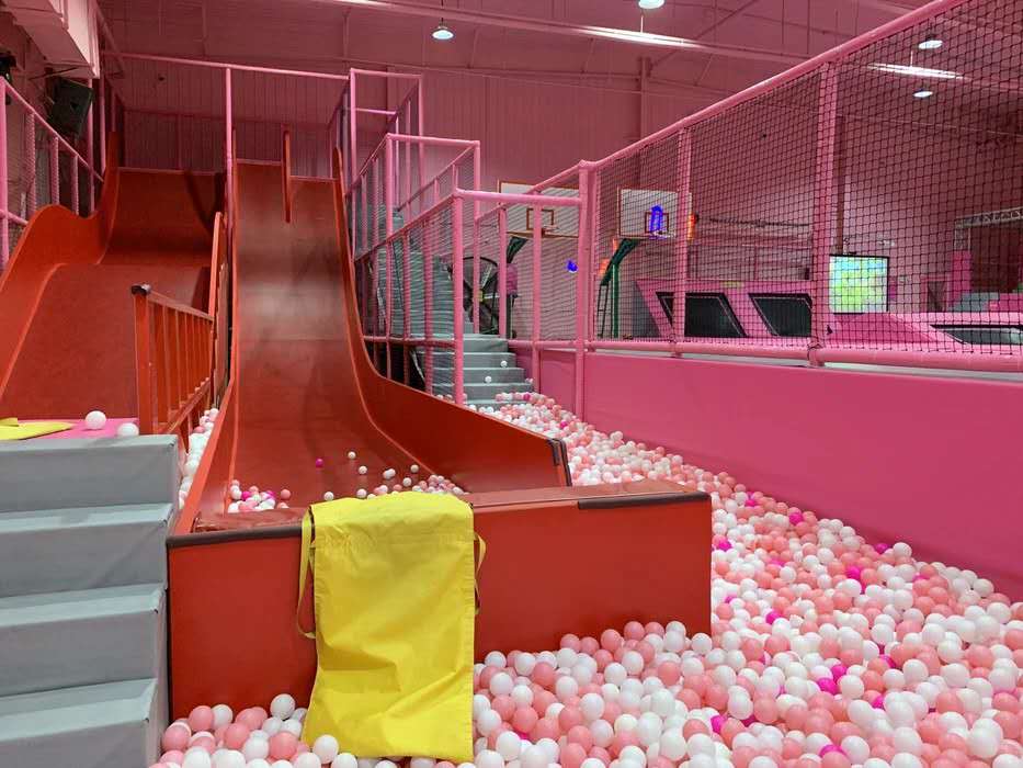 5000㎡超人氣蹦床樂園！21.9元不限時免費玩！尖嗨到不想走.jpg
