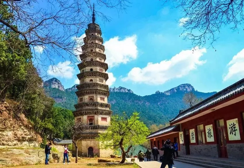 山東濟(jì)南靈巖寺旅游景區(qū)手繪地圖、語(yǔ)音講解、電子導(dǎo)覽等功能上線(xiàn)啦.jpg