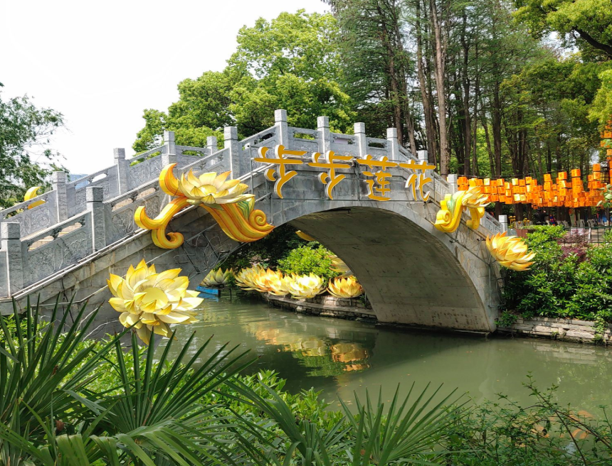 南京白鷺洲公園小程序?qū)в[上線了，智能推送精彩內(nèi)容.png