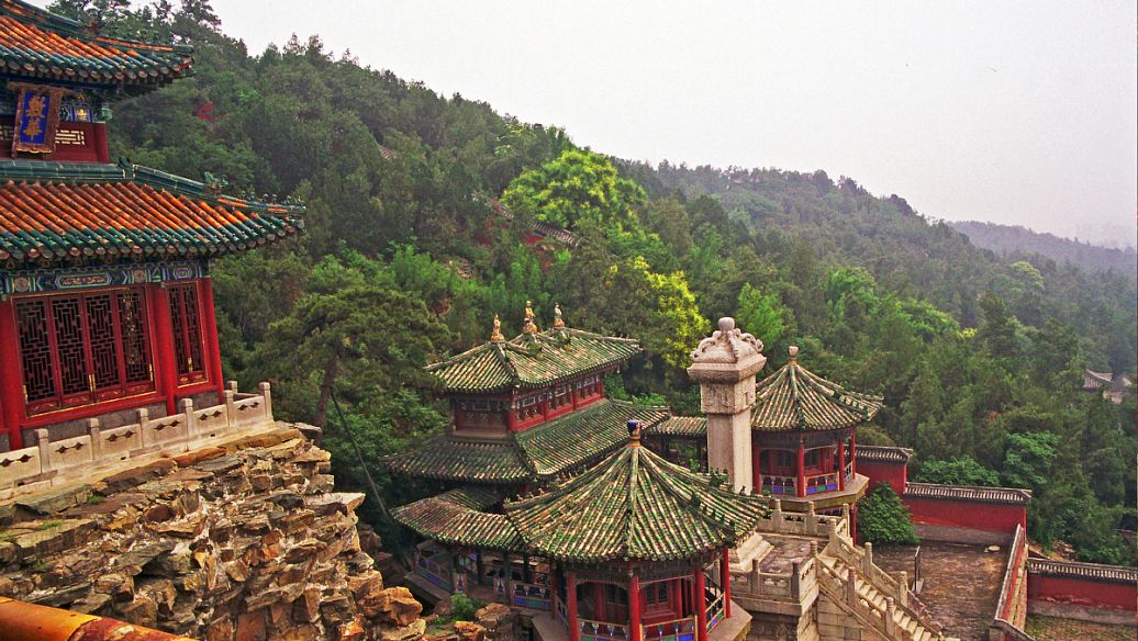 數(shù)據(jù)分析平臺賦能旅游景區(qū)數(shù)字化轉(zhuǎn)型.jpg