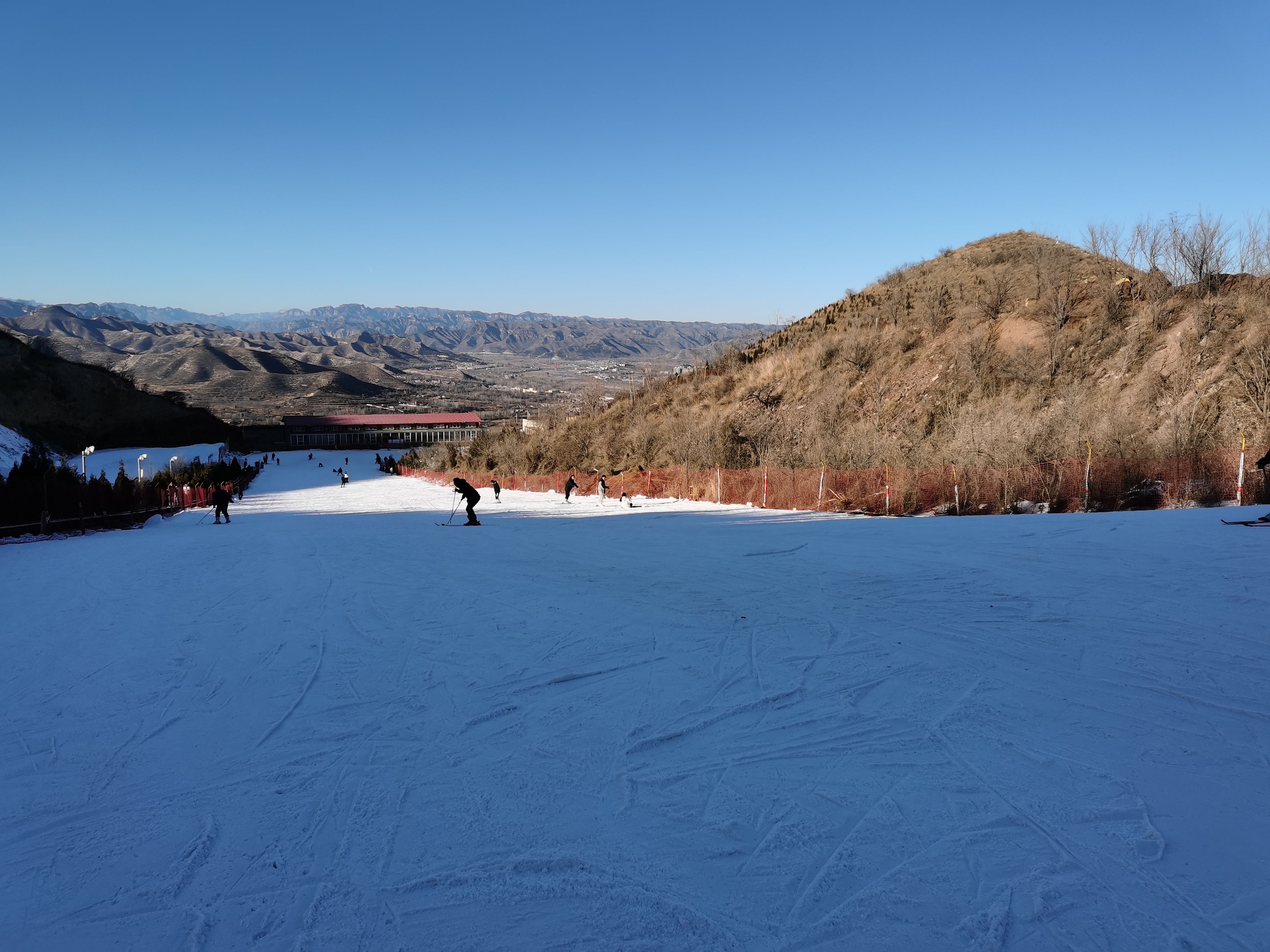 河北邯鄲市五指山滑雪場介紹及需求.jpg
