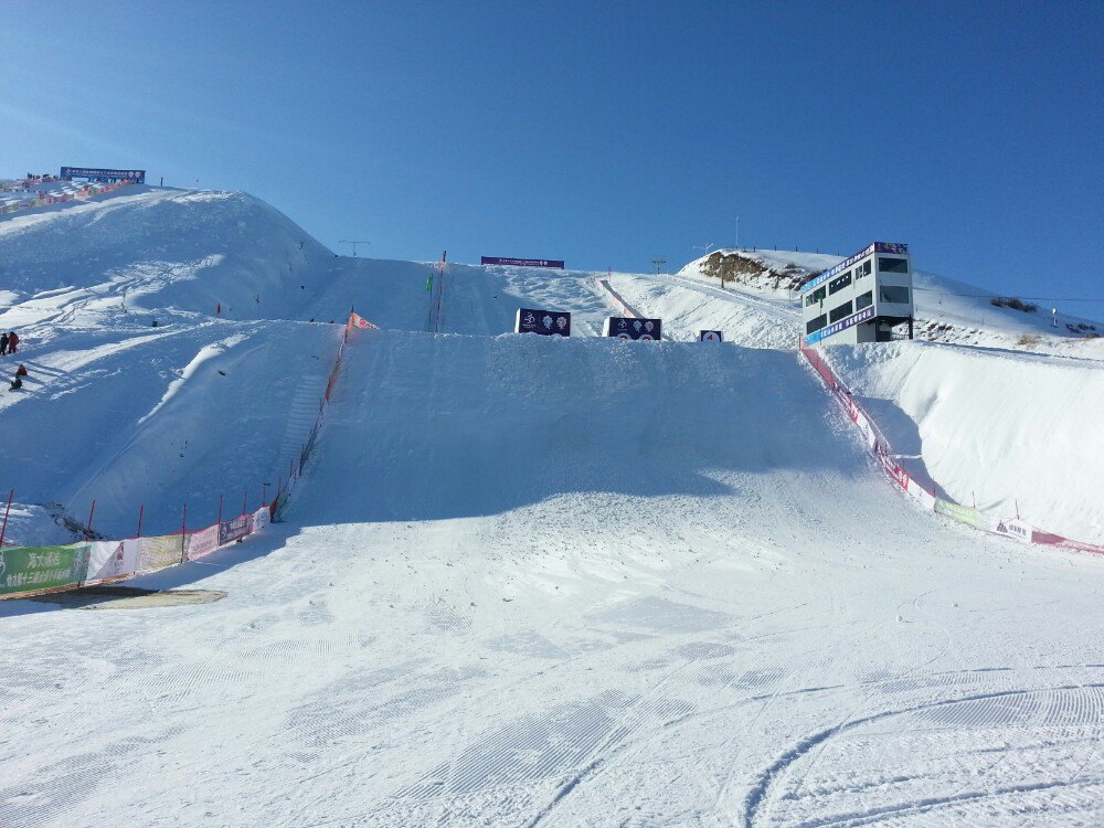 河北天闊滑雪場介紹及需求.jpg