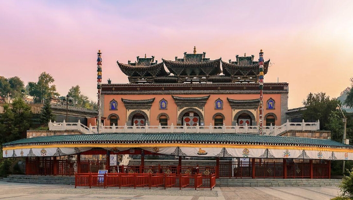 青海西寧市塔爾寺景區(qū)閘機檢票管理系統(tǒng)多少錢.png