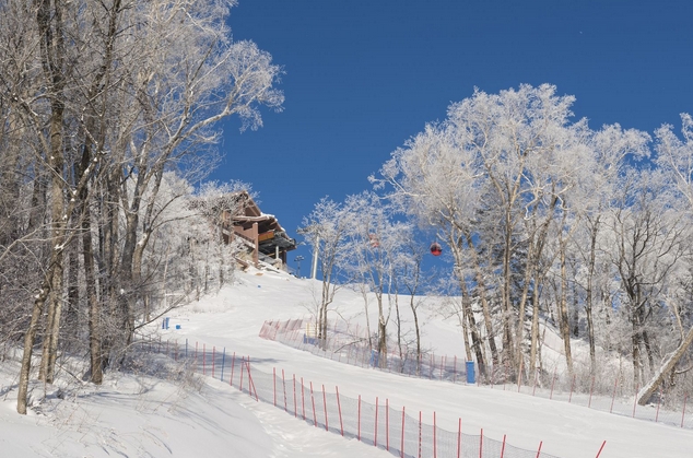 長白山滑雪場一卡通管理系統解決方案1.png