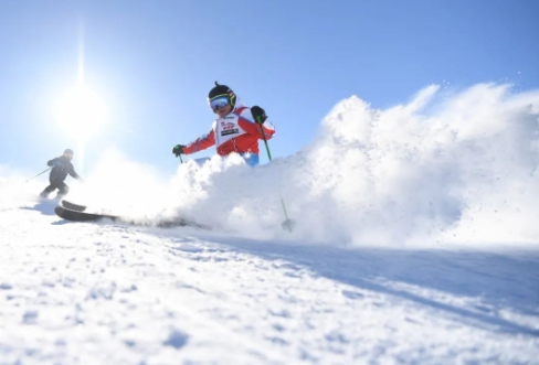 滑雪場(chǎng)智慧票務(wù)管理系統(tǒng)實(shí)現(xiàn)高效運(yùn)營(yíng).png